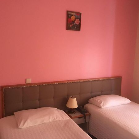 Florinda Bed & Breakfast ชาเวส ภายนอก รูปภาพ